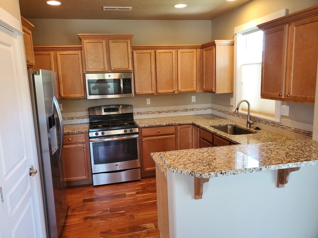 63255 Rossby St - Photo 3 of 17