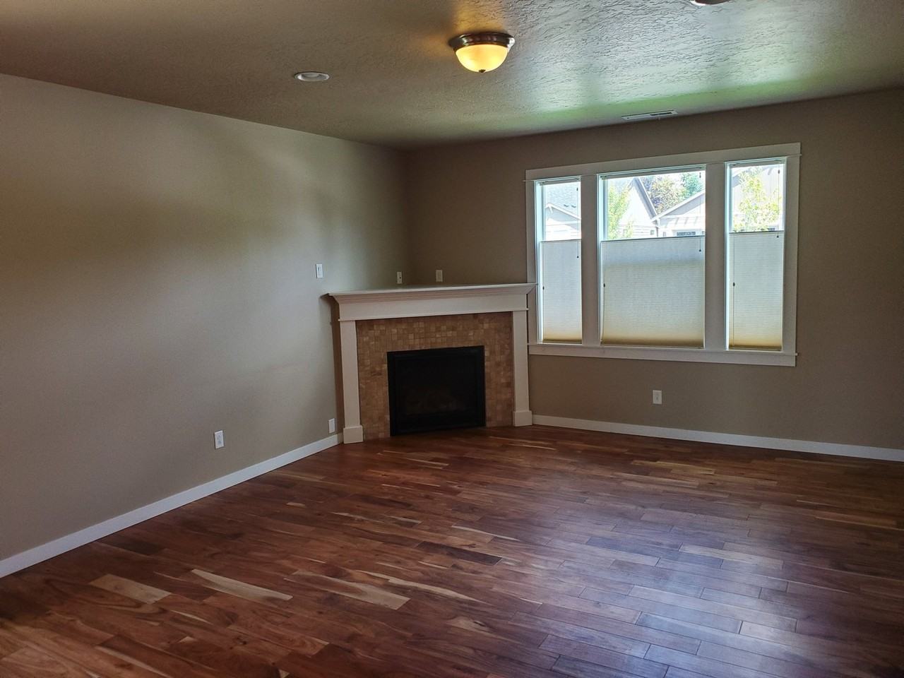 63255 Rossby St - Photo 5 of 17