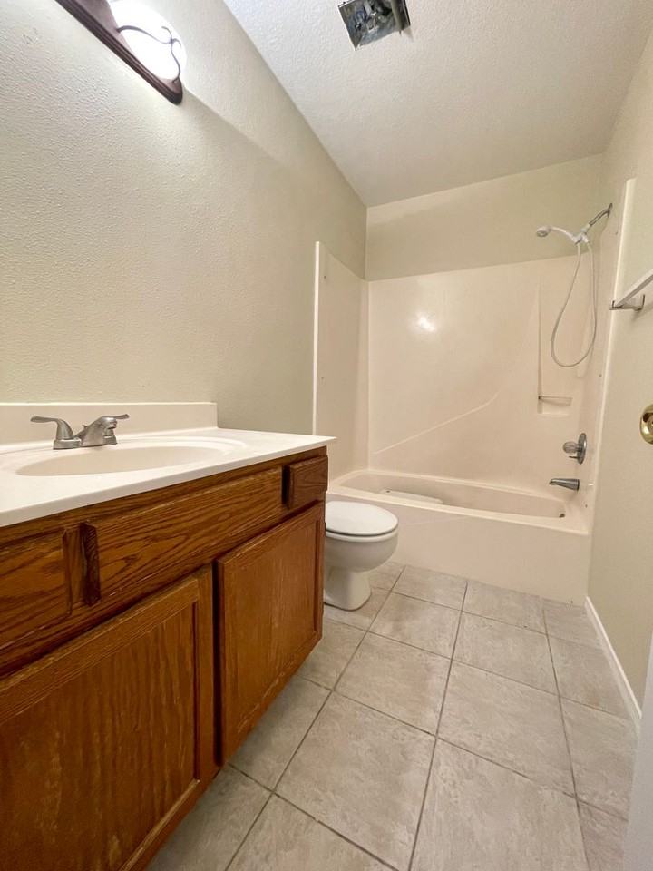 60 Sandprints Drive #D5 - Photo 7 of 15