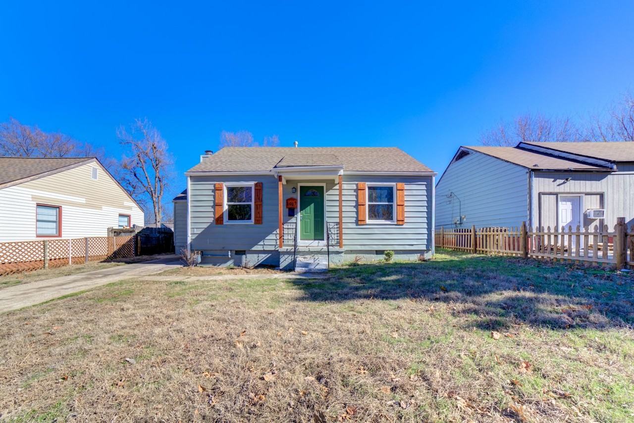 1017 N College Ave - Photo 2 of 28