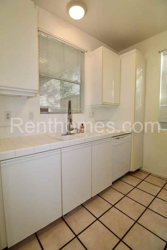 10921 Sabre Hill Dr #373 - Photo 6 of 24