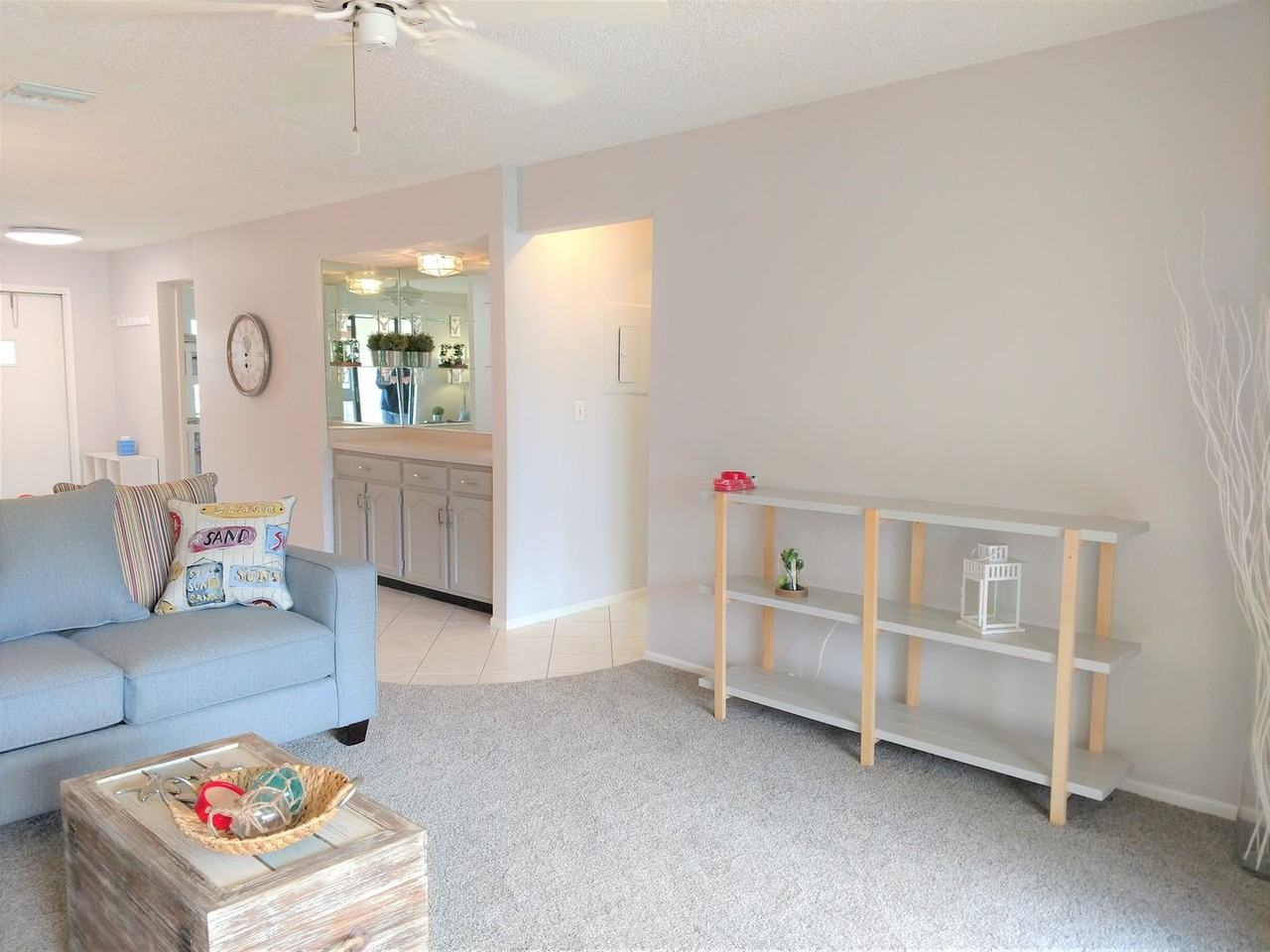 310 Mission Trail North #H - Photo 5 of 37