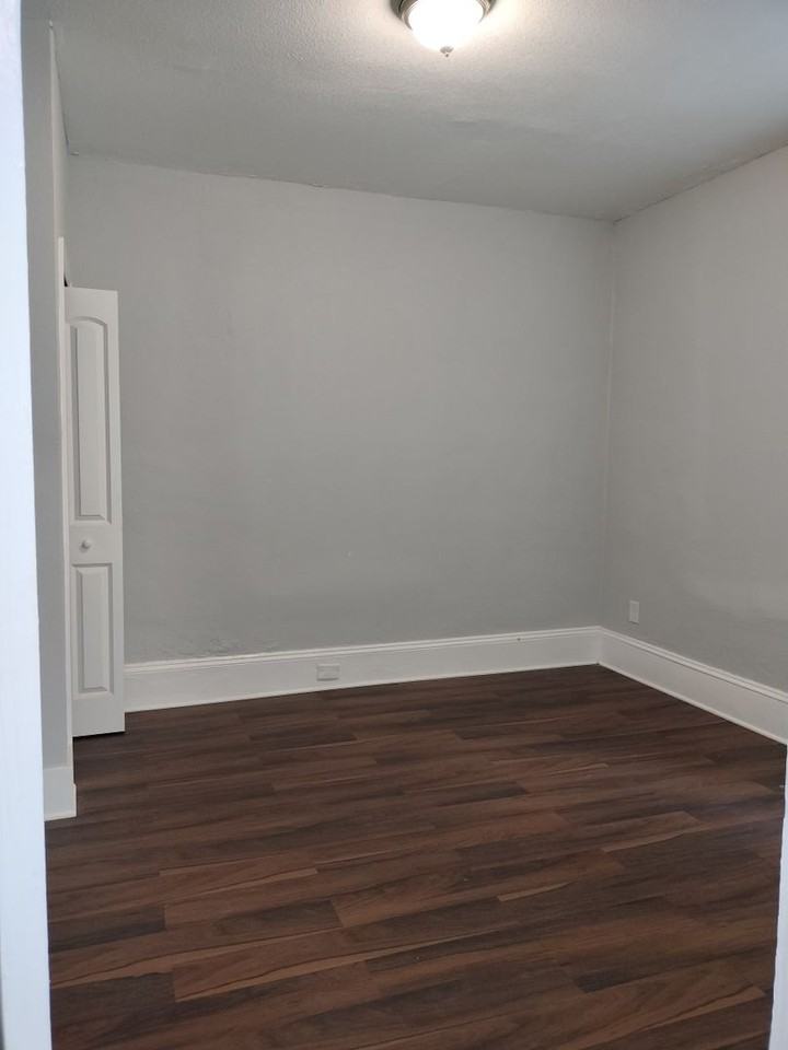 460 West 19th Street - Photo 3 of 12