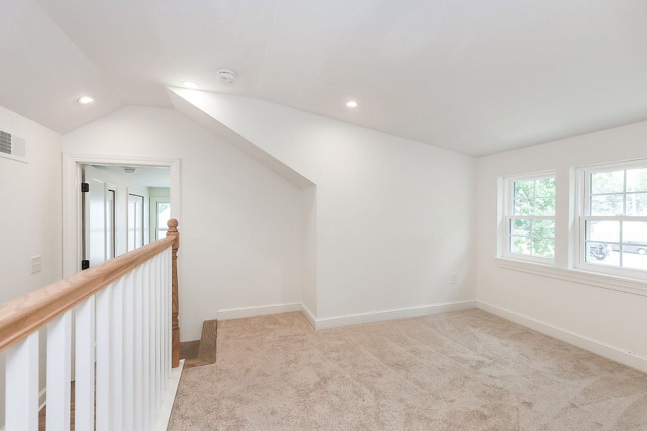 27011 Normandy Rd - Photo 7 of 43