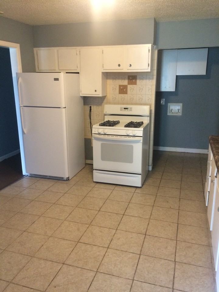 4148 N Grand Ave - Photo 2 of 8