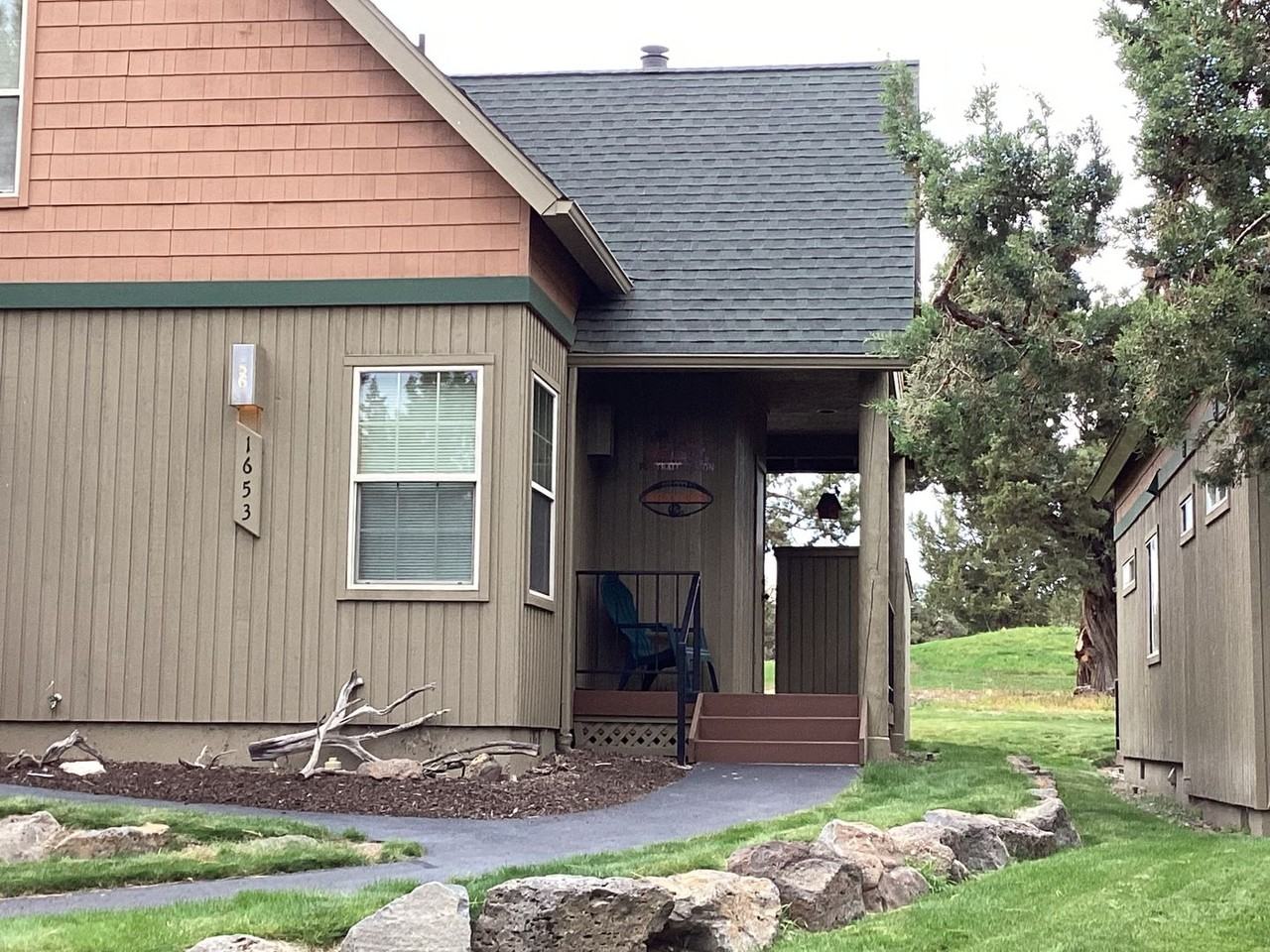 1653 Prairie Falcon Dr - Photo 3 of 29