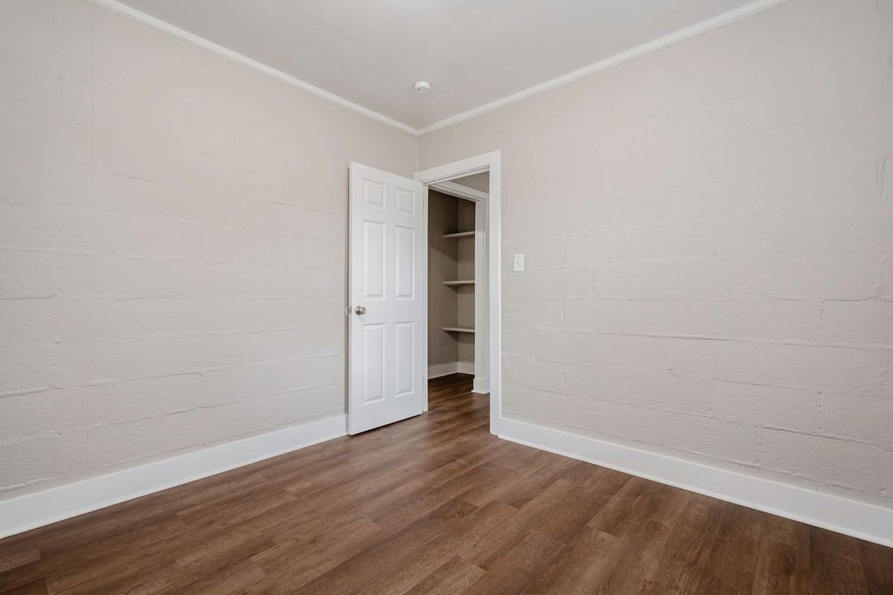 1220 Gregg St - Photo 3 of 13