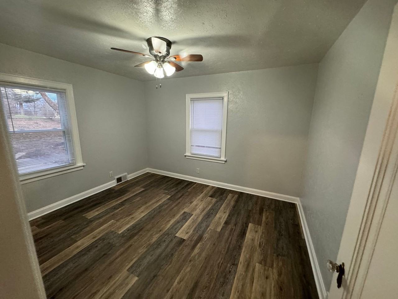 417 Waverly Rd - Photo 7 of 30