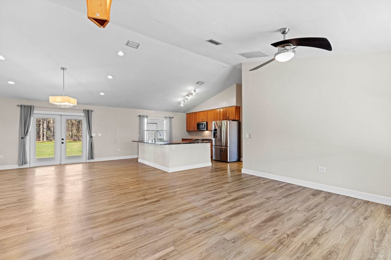 16026 N State Road 121 - Photo 2 of 27