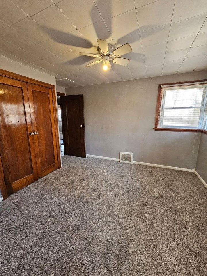 2627 15th Ave - Photo 7 of 11