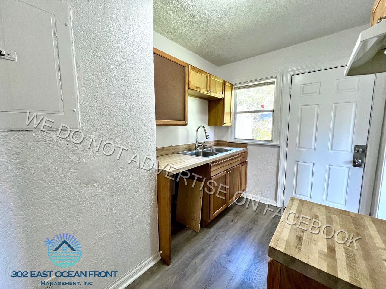 3017 Broadway Ave - Photo 3 of 11