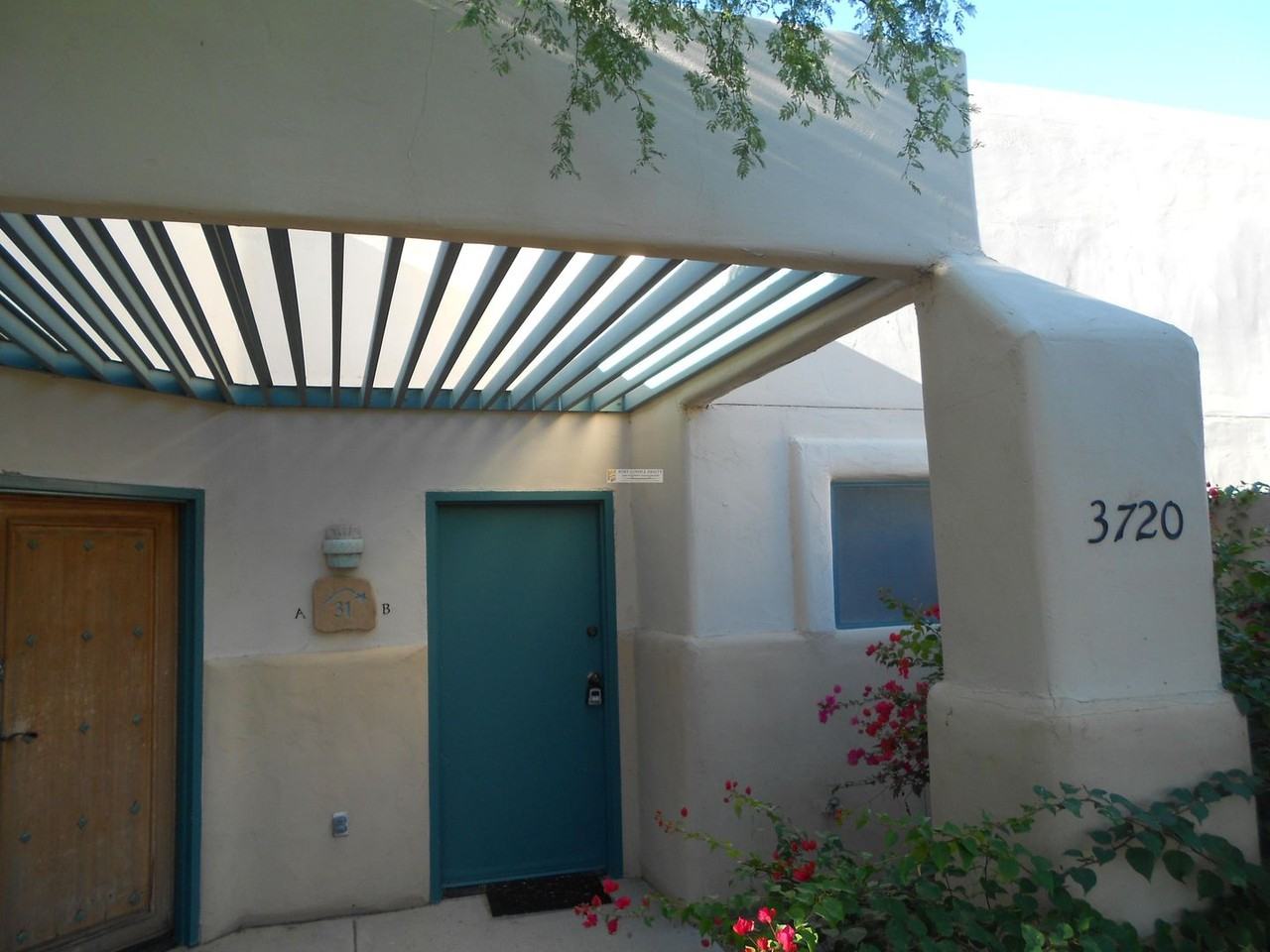 3720 W Placita Del Correcaminos - Photo 2 of 24