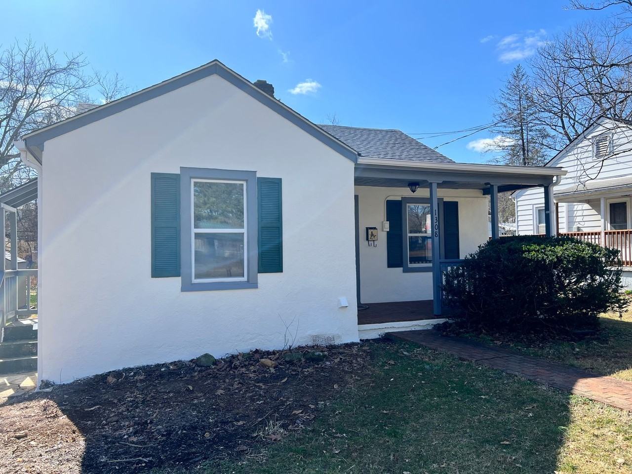 1308 Chesapeake St - Photo 2 of 34