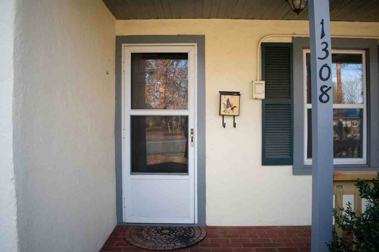 1308 Chesapeake St - Photo 3 of 34