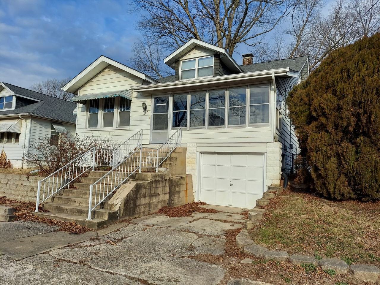 605 S 20th St - Photo 2 of 34