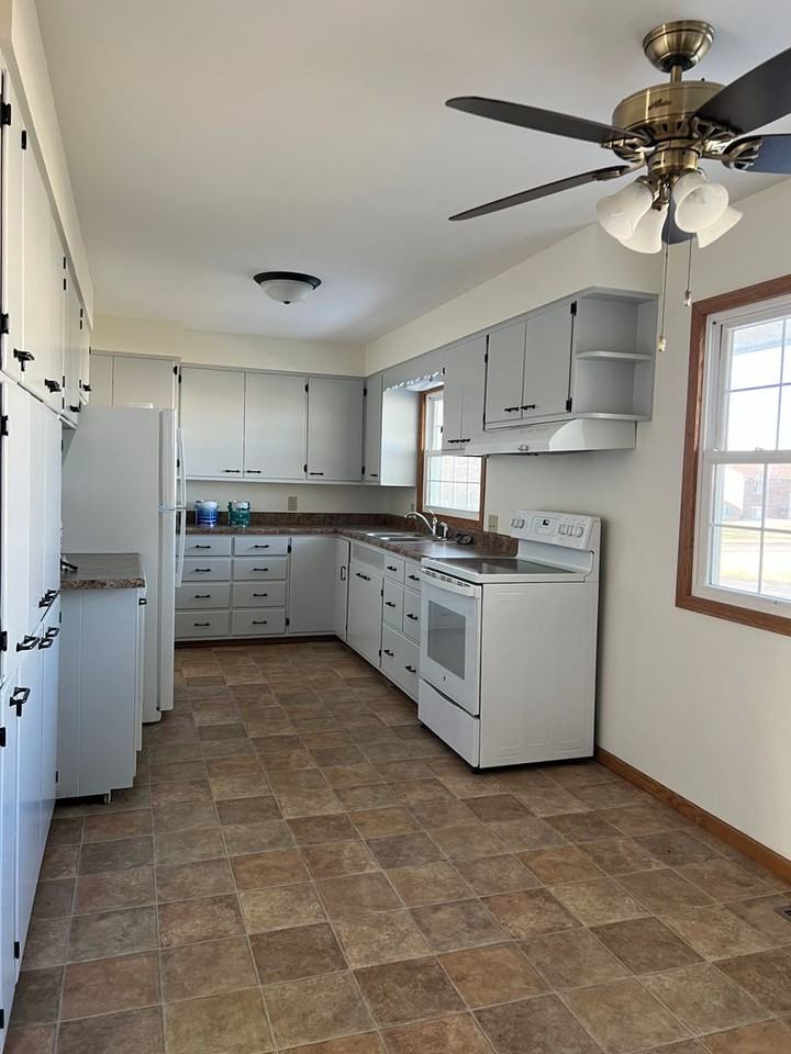 3614 River Rd - Photo 2 of 14