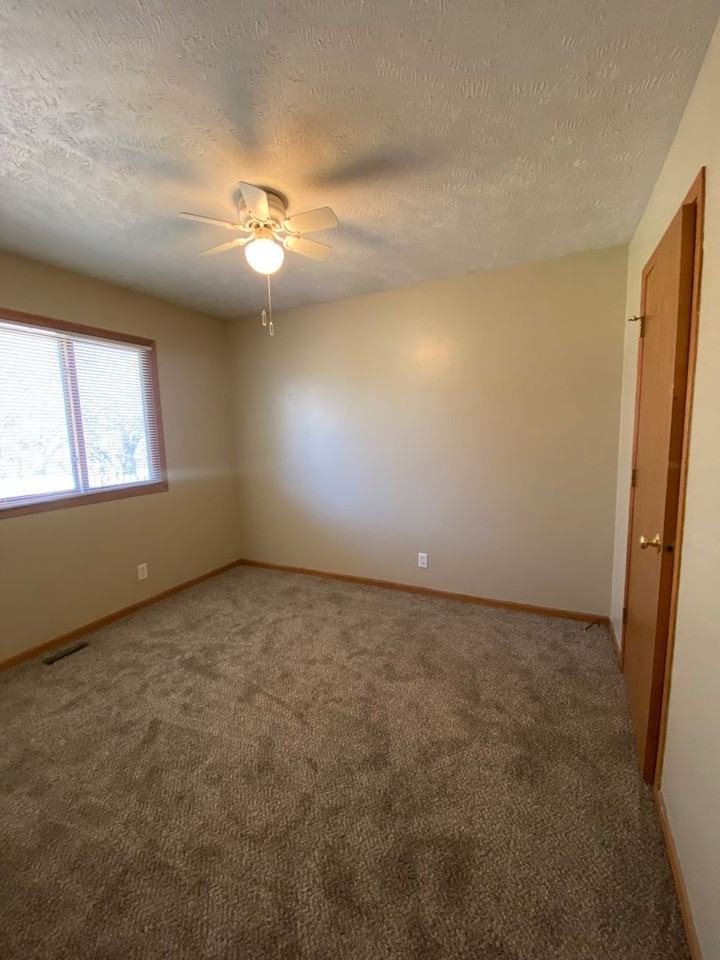 1545 Sw 32nd St - Photo 2 of 11