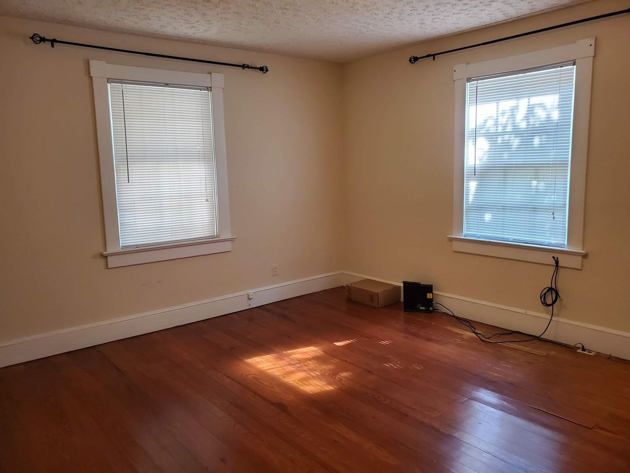 24 S Calhoun St - Photo 7 of 20