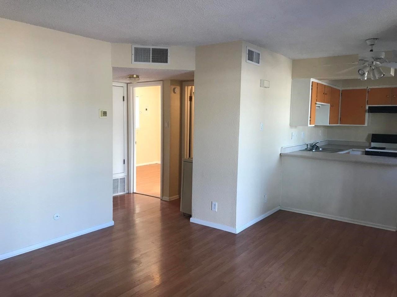 3913 Ortiz Ct Ne #D - Photo 3 of 7