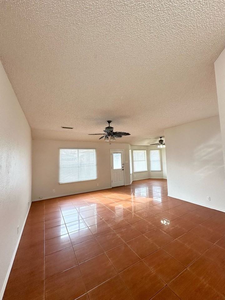 4807 Brookdale Dr - Photo 2 of 11