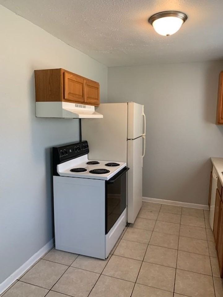 2443 Lilly St - Photo 2 of 16