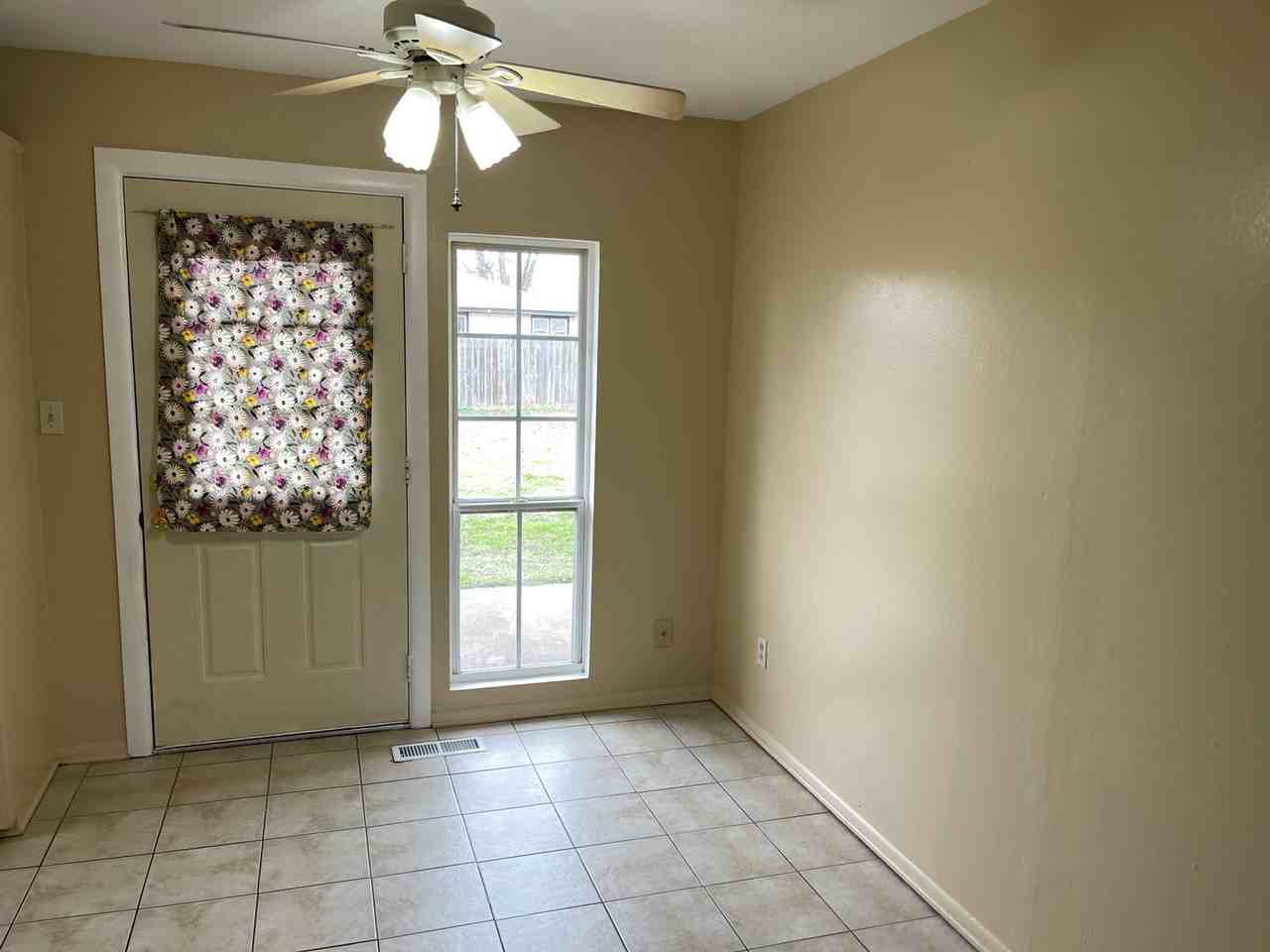 2304 North Wheeler Avenue - Photo 3 of 11