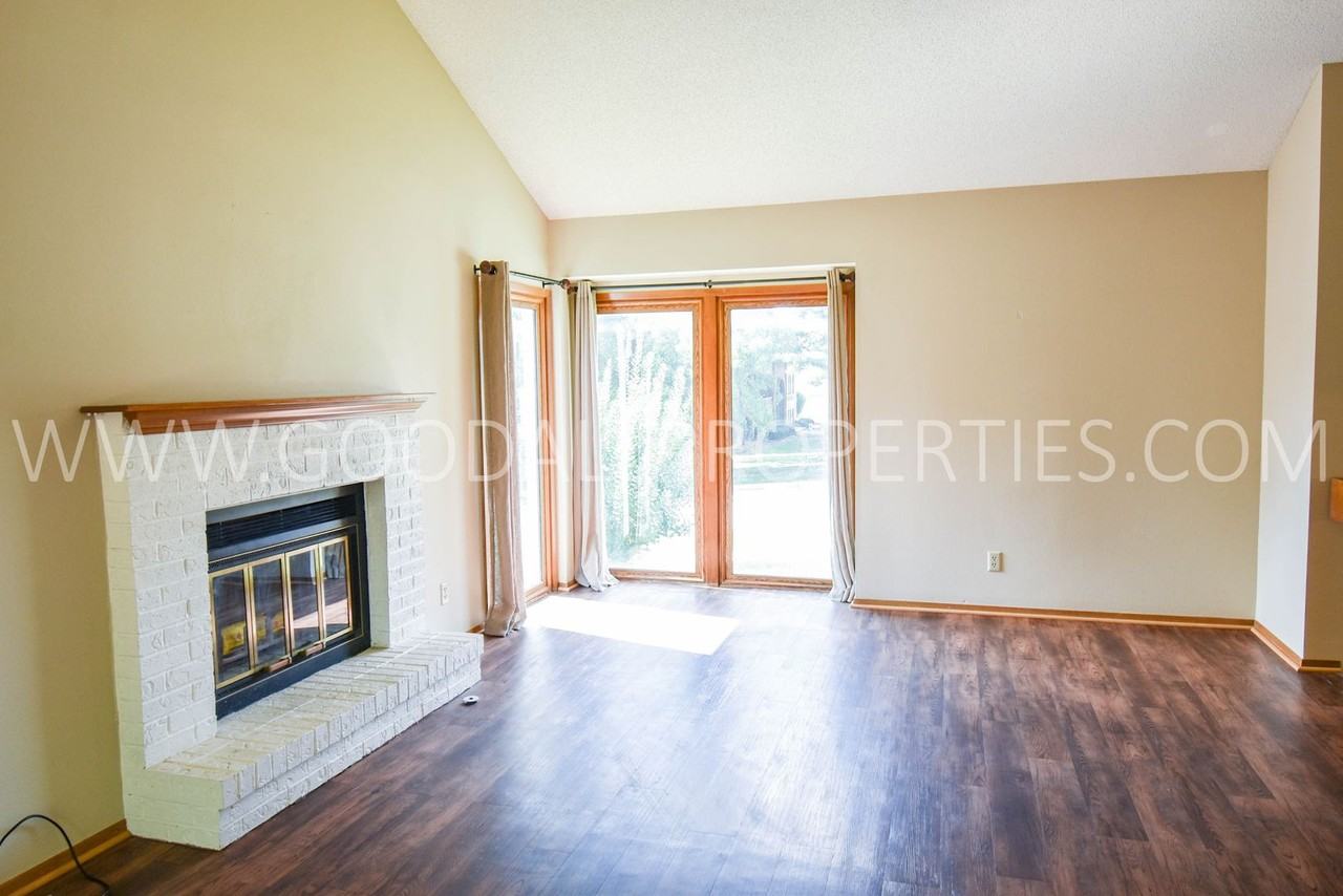 1455 20th St - Photo 2 of 23