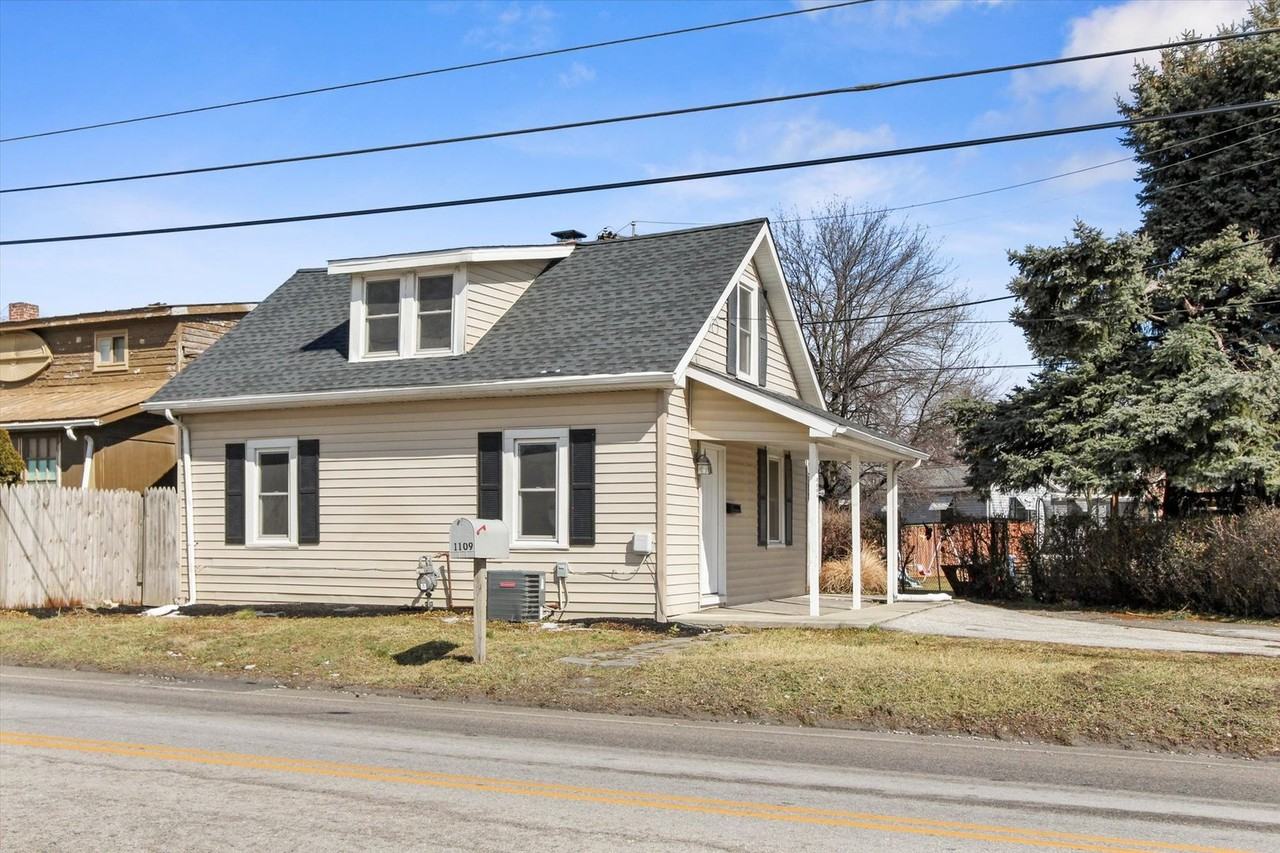 1109 Roosevelt Ave - Photo 2 of 22