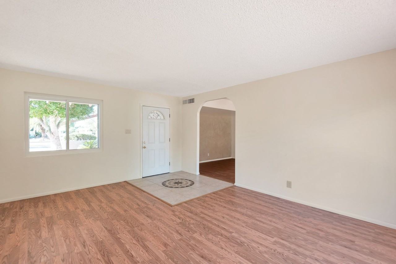 2809 N Granite Reef Rd - Photo 4 of 22