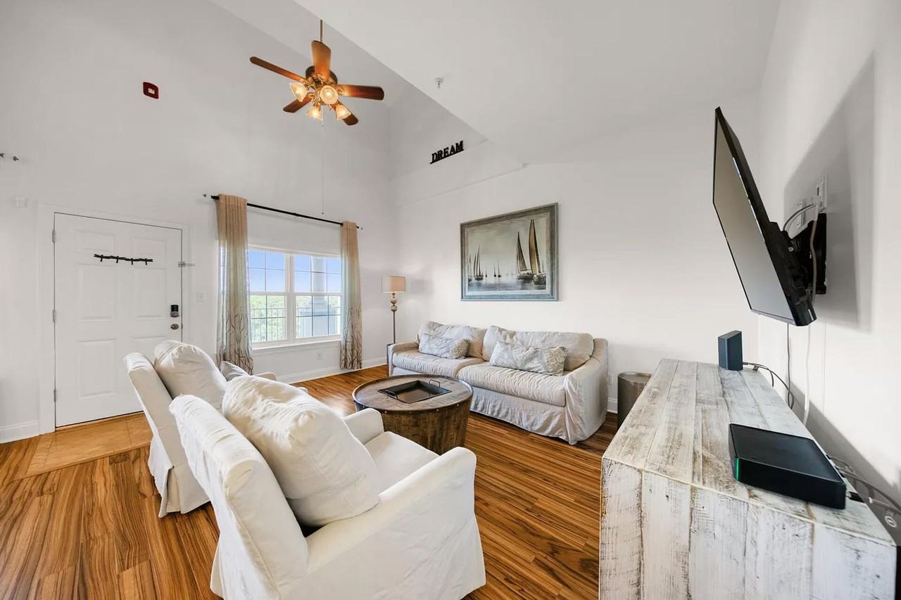 4507 Furling Ln - Photo 2 of 34