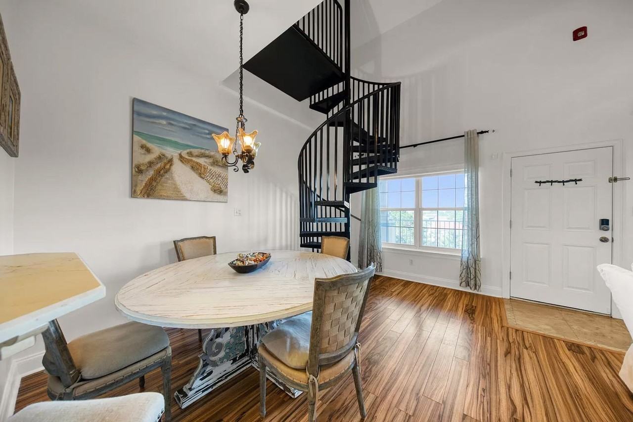 4507 Furling Ln - Photo 6 of 34