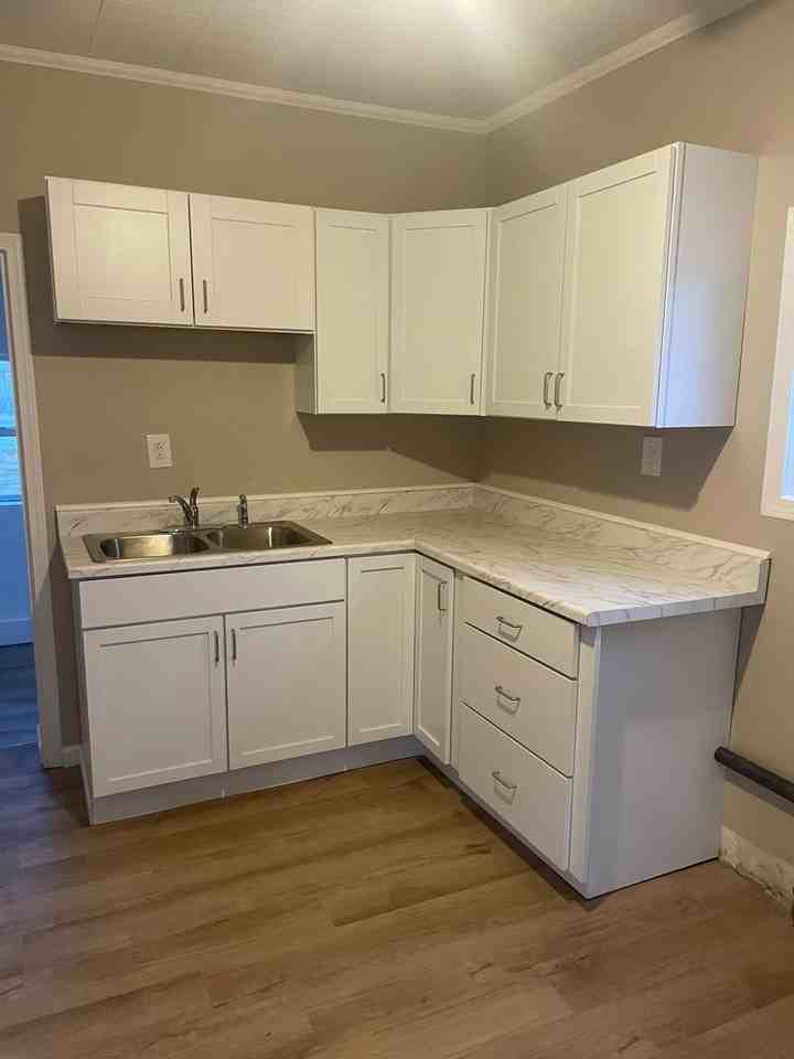 527 W Pearson St - Photo 3 of 42