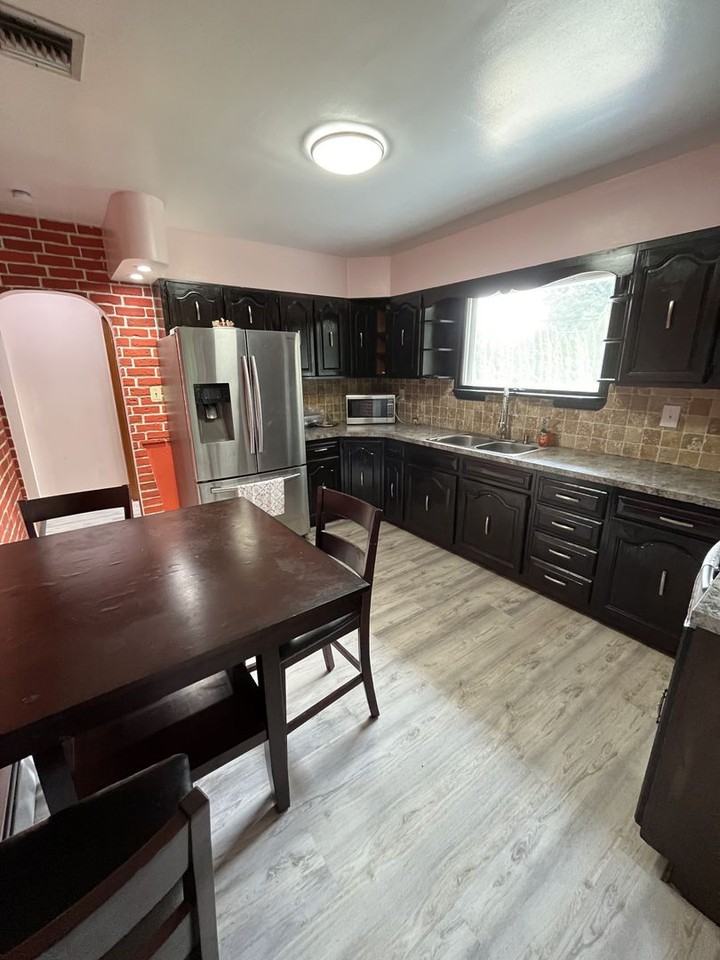 3318 N 3rd St - Photo 3 of 22