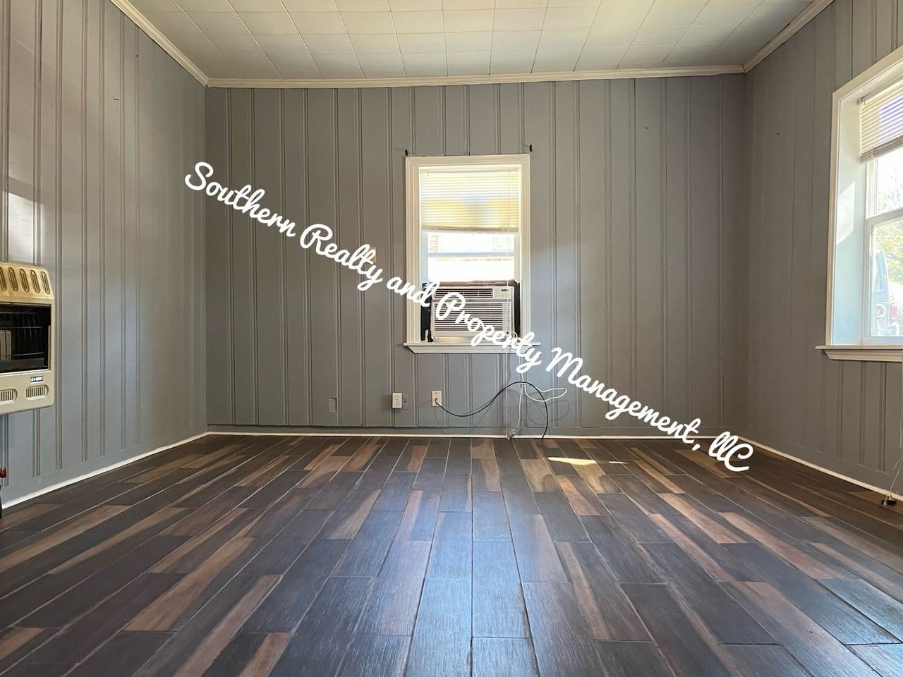 2015 Greenville St - Photo 2 of 9