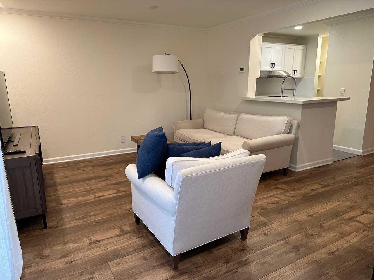 204 Larkspur Plaza Dr - Photo 4 of 42