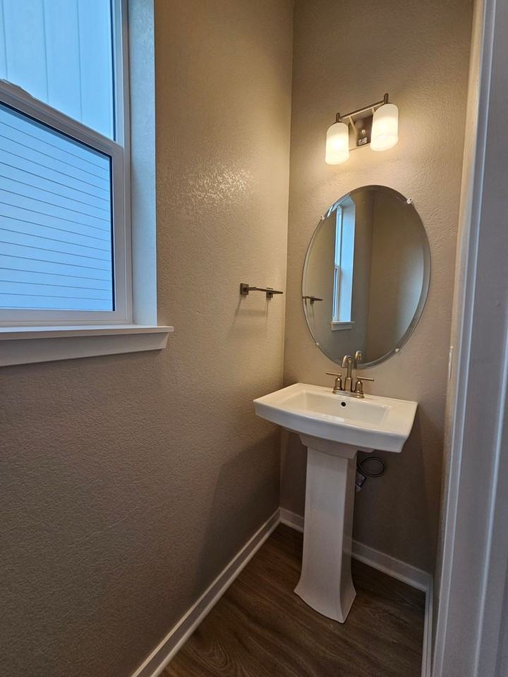 2718 W 167th Pl - Photo 7 of 25