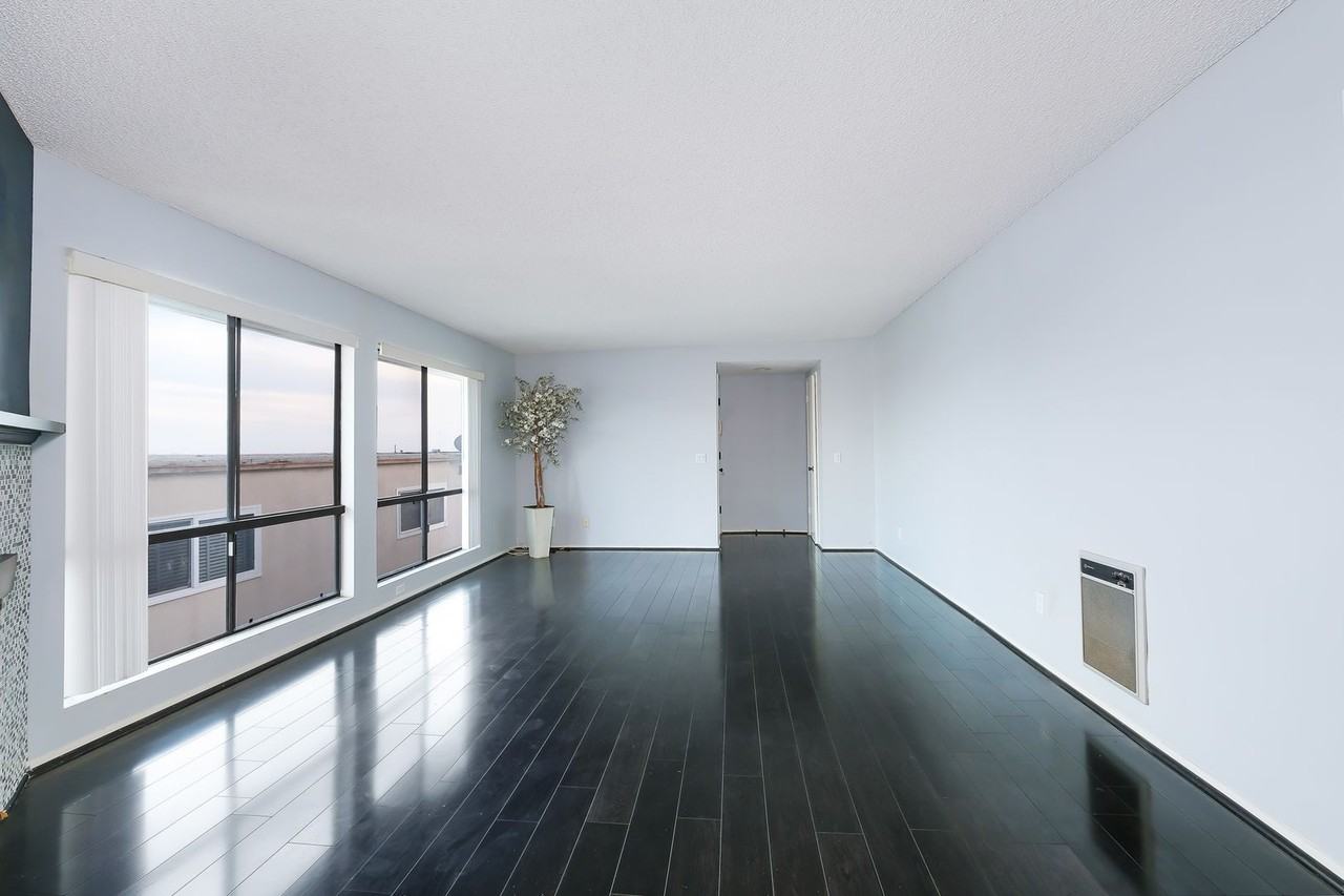 665 W 24th St - Photo 2 of 14