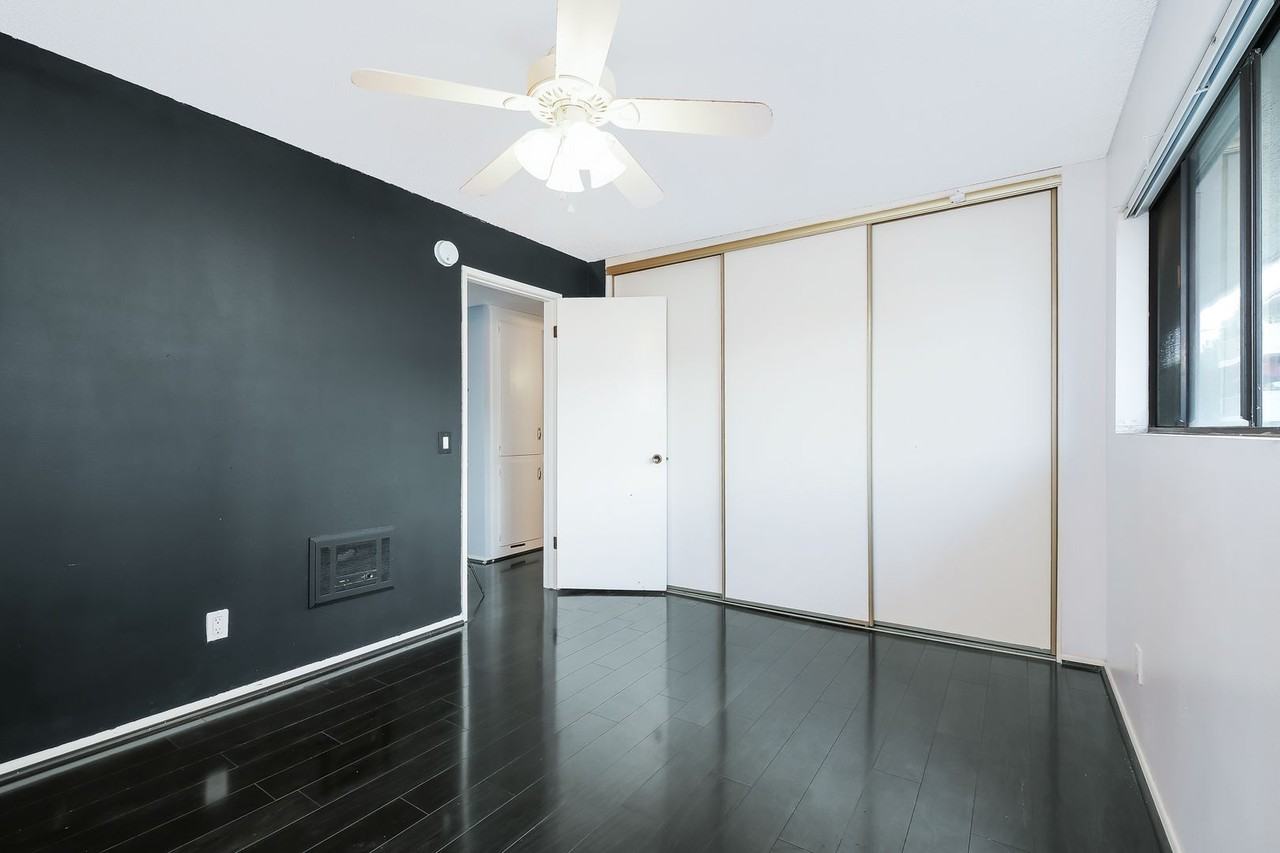 665 W 24th St - Photo 7 of 14
