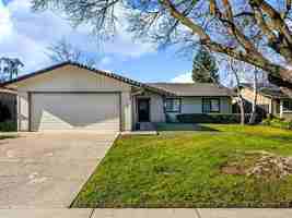 featured image of 2829 Smoke Tree Cir