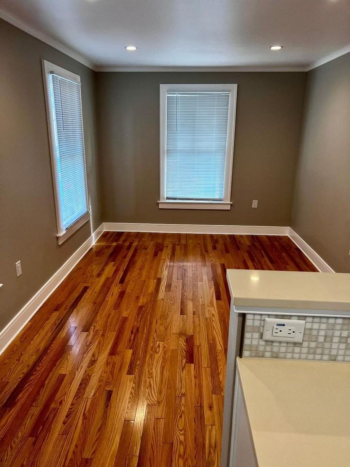 1103 E Amelia St - Photo 3 of 5