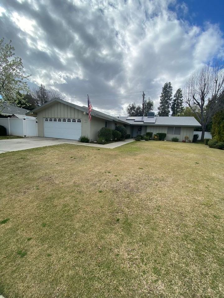 105 River Oaks Dr - Photo 2 of 26