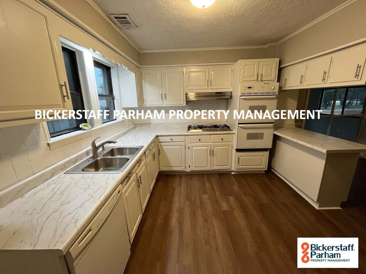 9110 Lee Road 240 - Photo 3 of 37