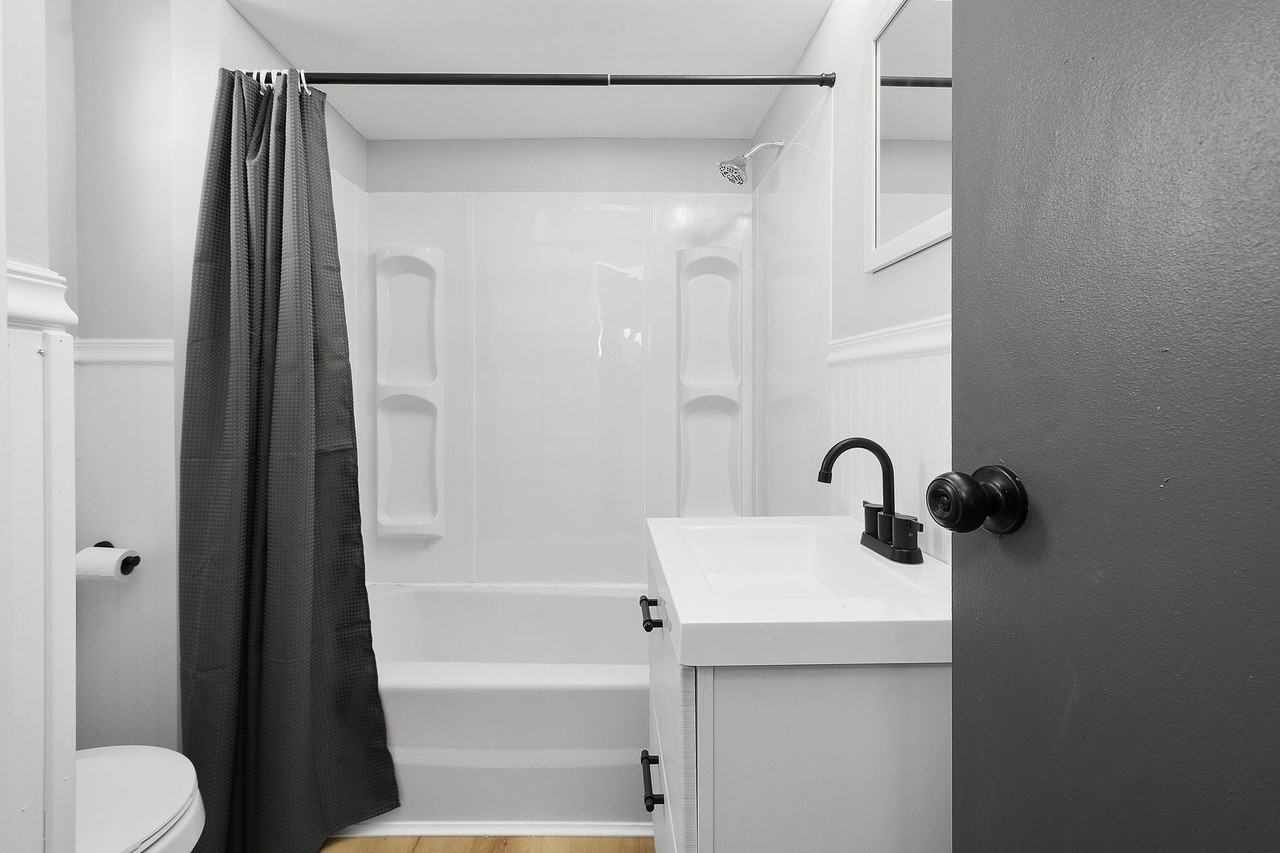 1610 7th St - Photo 2 of 26