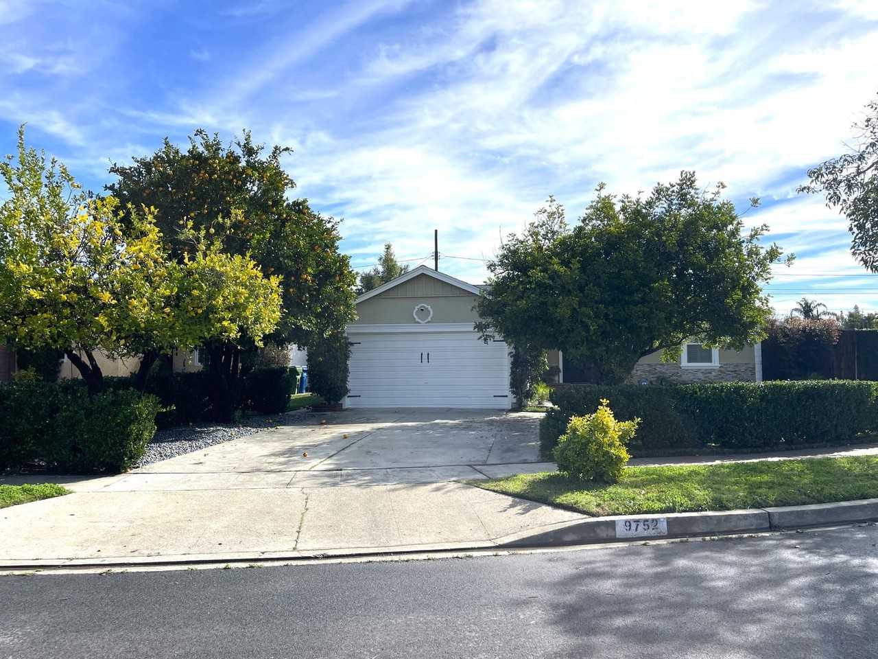 9752 Monogram Ave - Photo 2 of 15