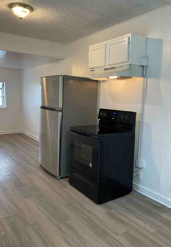 910 W Green Ave - Photo 3 of 19
