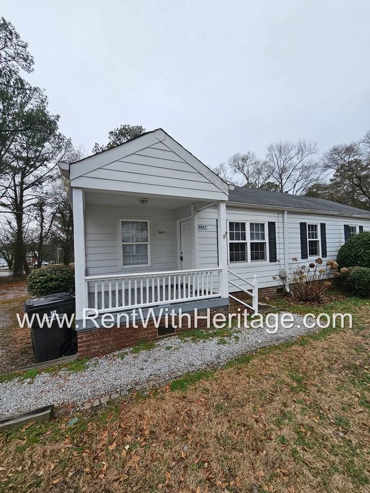 8657 Campbellton St - Photo 2 of 32