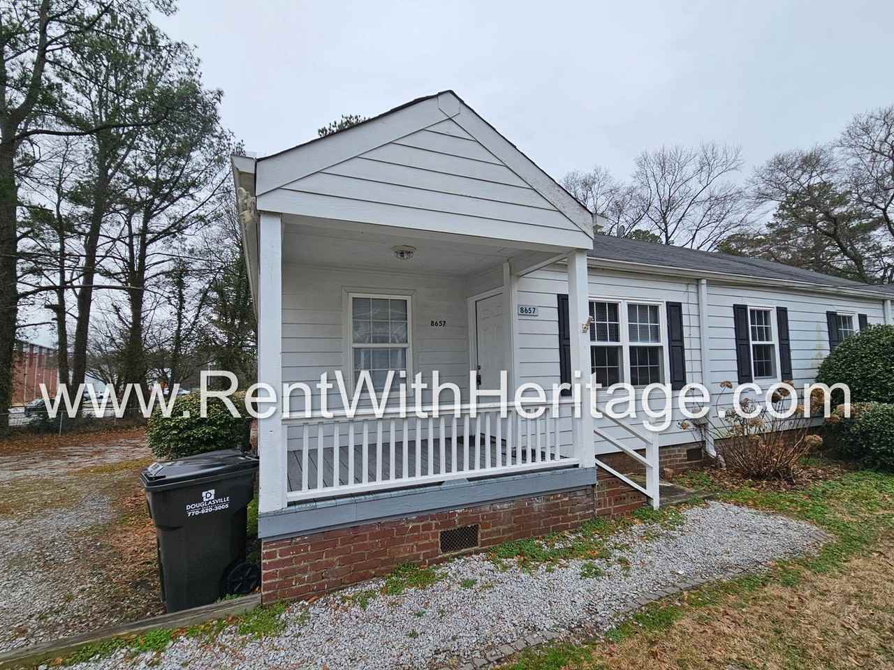 8657 Campbellton St - Photo 3 of 32
