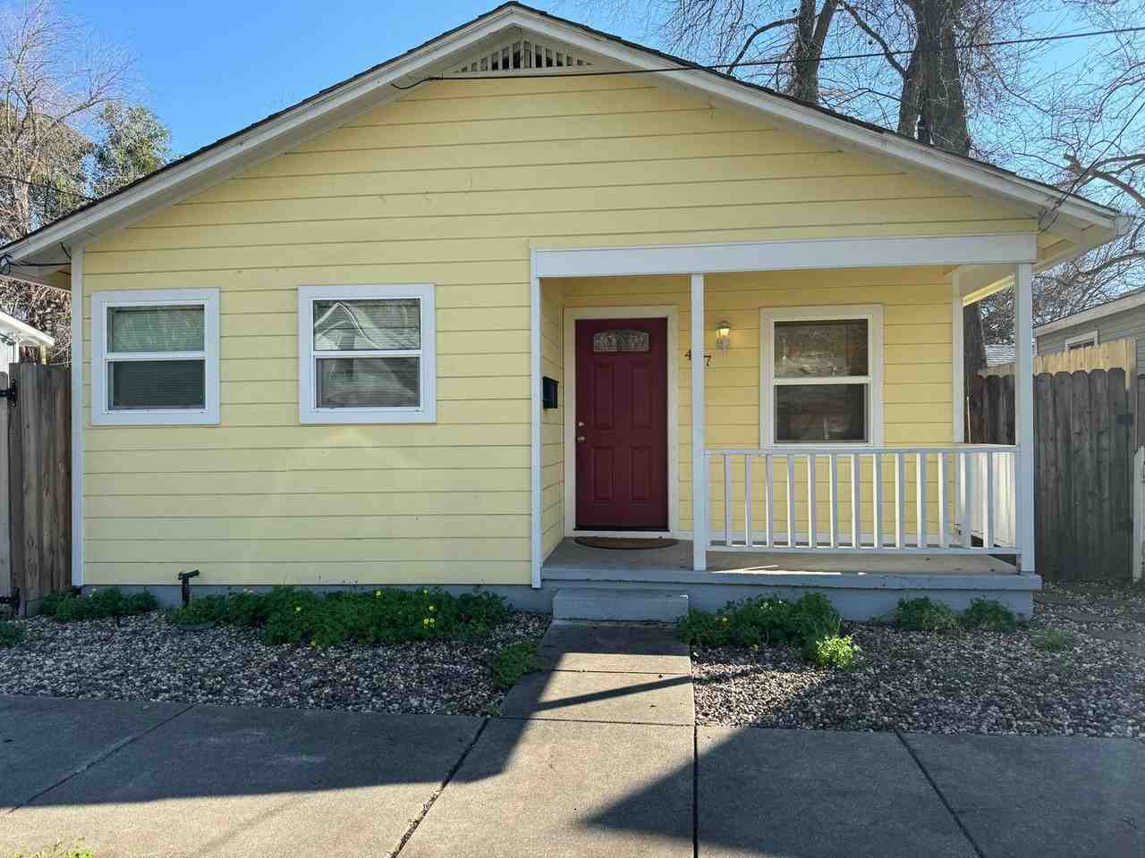 467 E 9th St - Photo 3 of 17