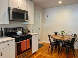 featured image of 467 E 9th St