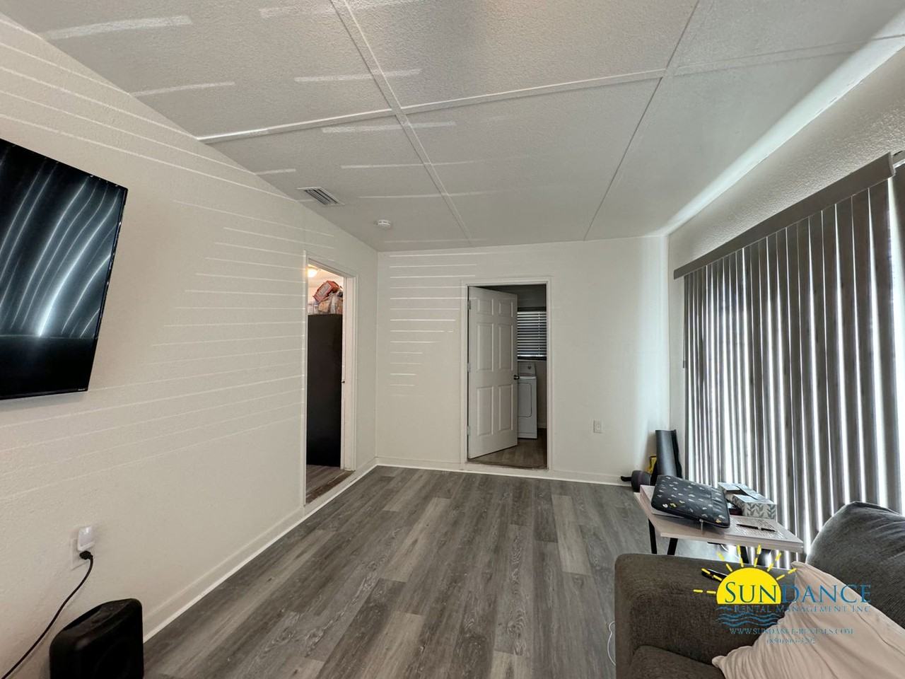 206 Combs Manor Ct Nw - Photo 3 of 17